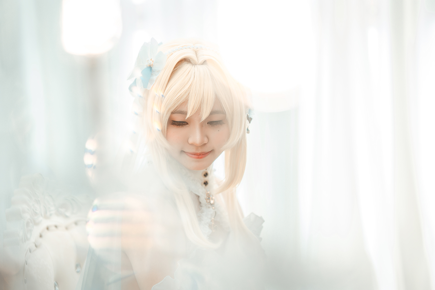 Genshin Impact Lumine bride cosplay photoshoot in Singapore.