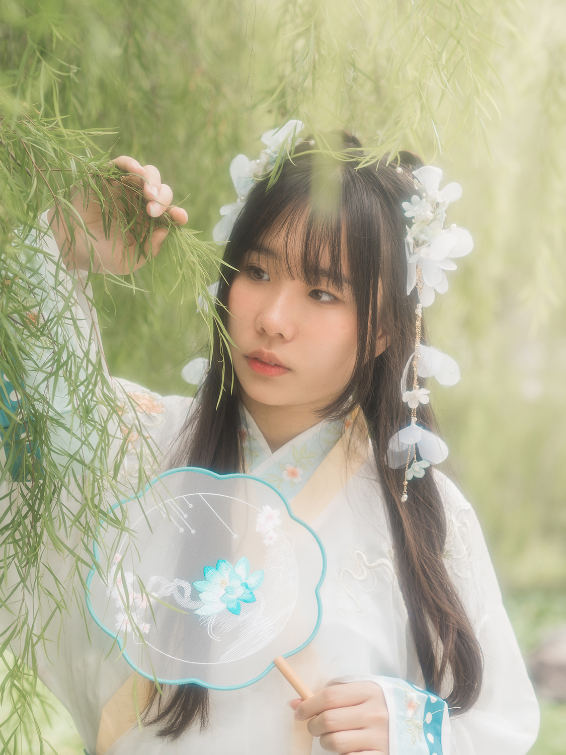 Hanfu photoshoot at Chinese Garden, Singapore.